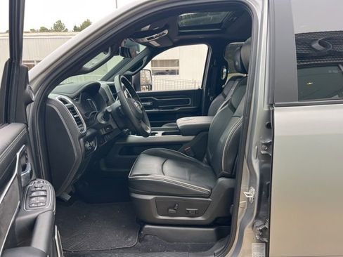 Used 2024 RAM 2500 Laramie w/ Night Edition image 33