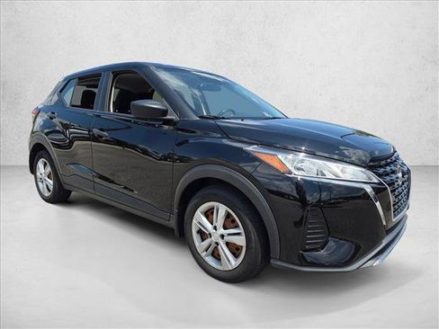 Used 2023 Nissan Kicks S FWD image 3