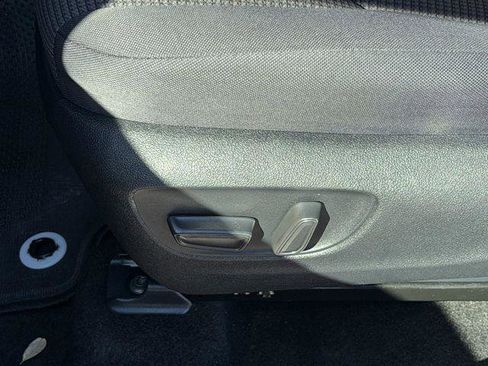 Certified 2025 Toyota Highlander LE image 20