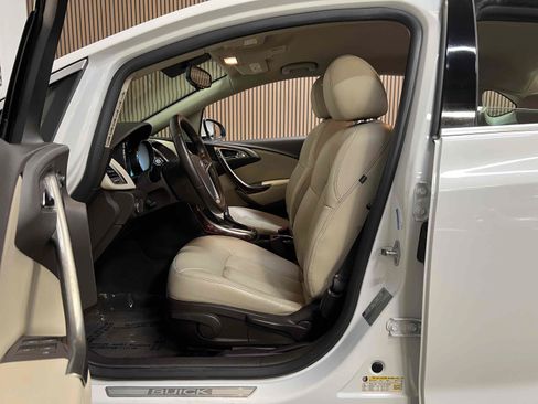 Used 2015 Buick Verano FWD image 67