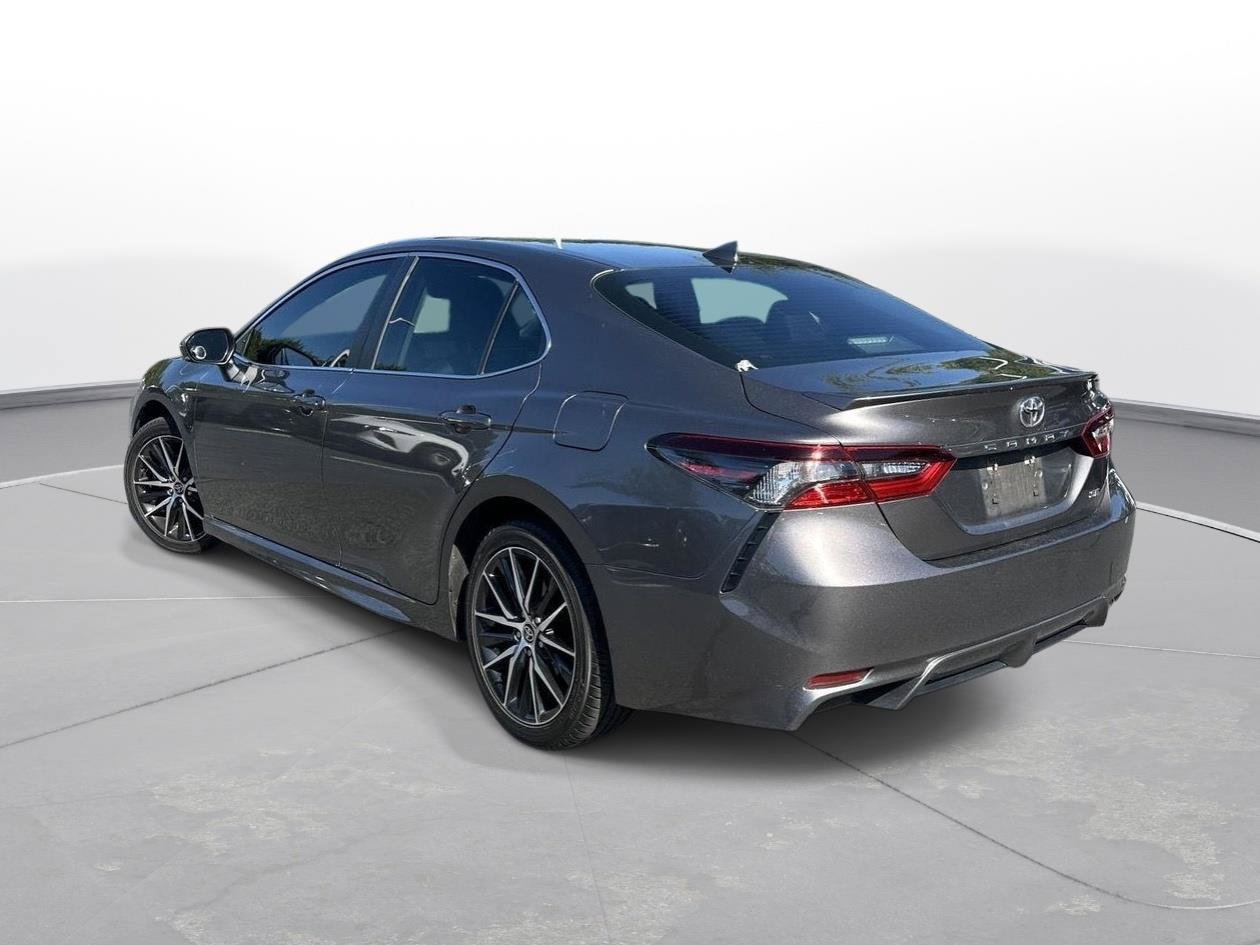 Used 2022 Toyota Camry SE w/ Convenience Package FWD image 8