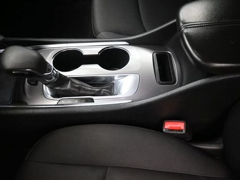 Used 2021 Chevrolet Malibu LT FWD image 19