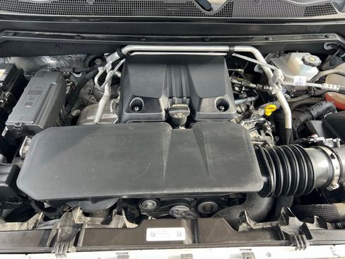 Used 2024 Chevrolet Colorado ZR2 w/ ZR2 Convenience Package III image 51