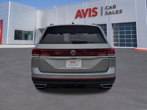 Used 2025 Volkswagen Atlas SE FWD image 7