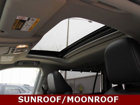 Used 2020 Toyota Highlander Limited image 19