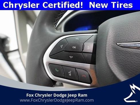 Certified 2024 Chrysler Pacifica Touring-L image 18