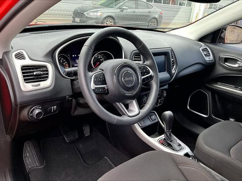 Used 2020 Jeep Compass Sport image 17