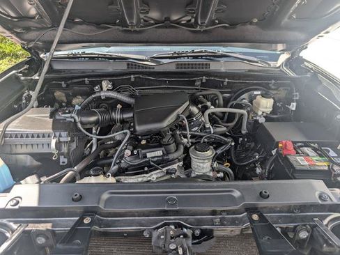 Used 2017 Toyota Tacoma SR AWD/4WD image 19
