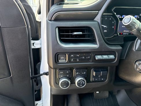 Used 2021 GMC Yukon XL AT4 w/ AT4 Premium Plus Package AWD/4WD image 16