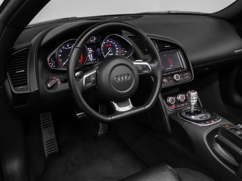 Used 2011 Audi R8 V10 image 38