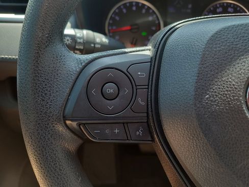 Used 2020 Toyota RAV4 XLE FWD image 30