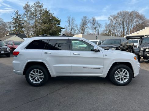 Used 2018 Jeep Grand Cherokee Overland image 8