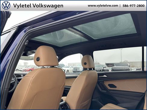 Certified 2022 Volkswagen Tiguan SE image 16