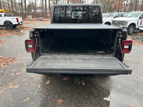 Used 2023 Jeep Gladiator Overland image 27