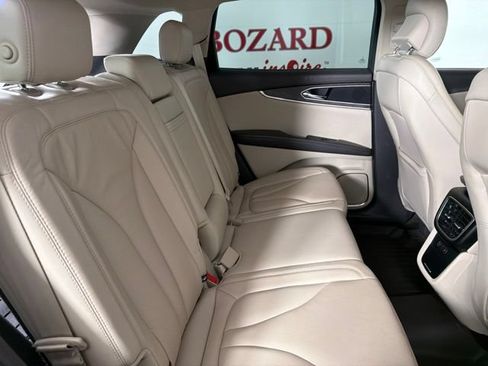 Used 2016 Lincoln MKX Reserve w/ Technology Package FWD image 18