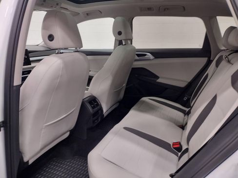 New 2025 Volkswagen Taos SE image 23