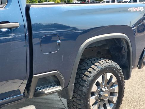 Used 2021 Chevrolet Silverado 2500 Custom w/ Custom Value Package AWD/4WD image 12