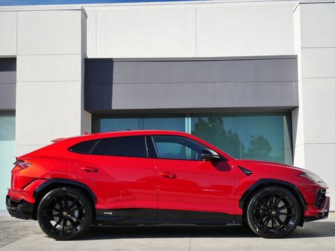 Used 2023 Lamborghini Urus S image 2