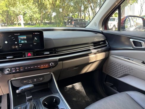 Used 2026 Kia Carnival FWD image 39