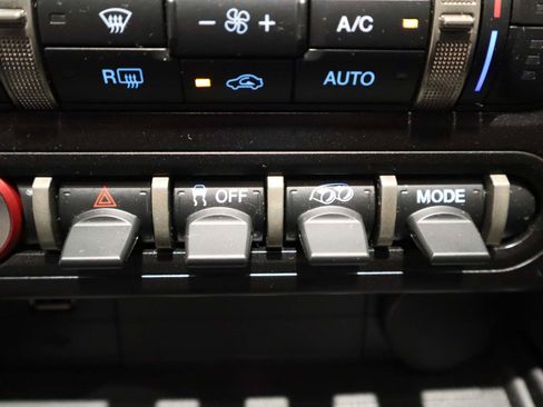 Used 2021 Ford Mustang Shelby GT500 w/ Technology Package RWD image 34