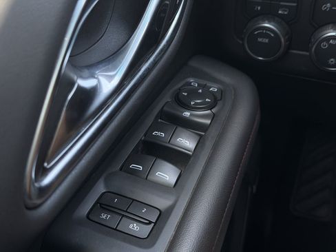 Used 2021 Chevrolet Suburban RST AWD/4WD image 19