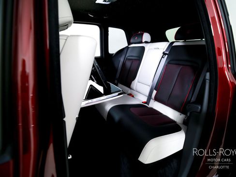 Certified 2025 Rolls-Royce Cullinan AWD/4WD image 18