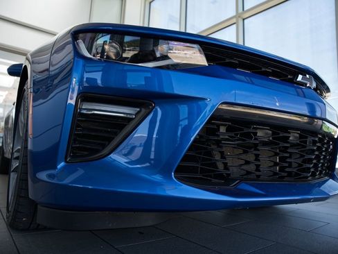 Used 2016 Chevrolet Camaro SS RWD image 48