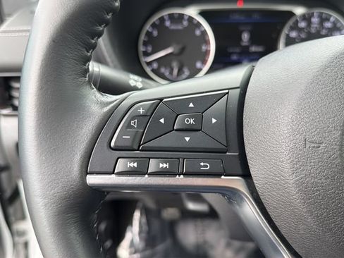 Used 2023 Nissan Sentra SV FWD image 22
