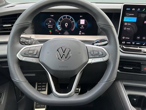 New 2026 Volkswagen Tiguan SE R-Line FWD image 11