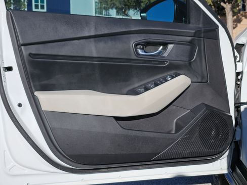 Used 2025 Honda Accord SE image 12