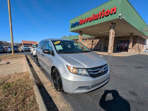 Used 2015 Honda Odyssey LX image 1