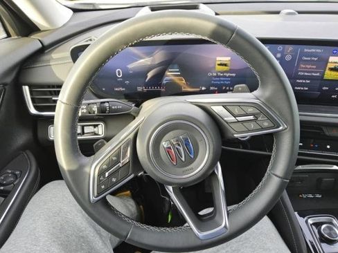 Used 2025 Buick Envision Preferred image 8