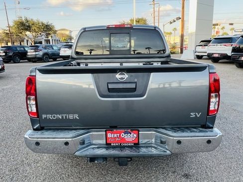 Used 2020 Nissan Frontier SV image 5