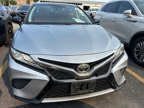 Used 2019 Toyota Camry XSE w/ Navigation Package FWD image 2