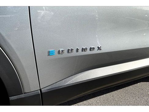 New 2026 Chevrolet Equinox EV LT image 9