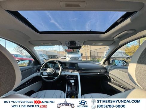 Certified 2025 Hyundai Elantra Limited w/ Cargo Package image 3