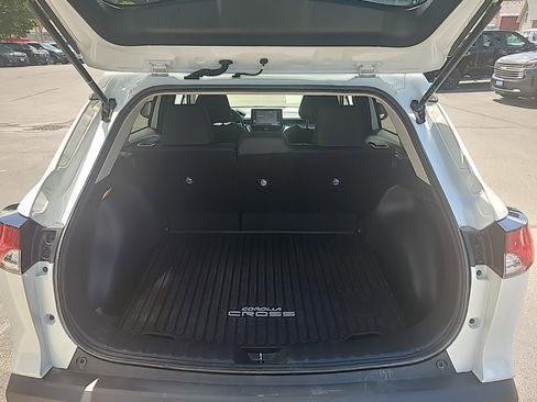Used 2022 Toyota Corolla Cross LE image 16