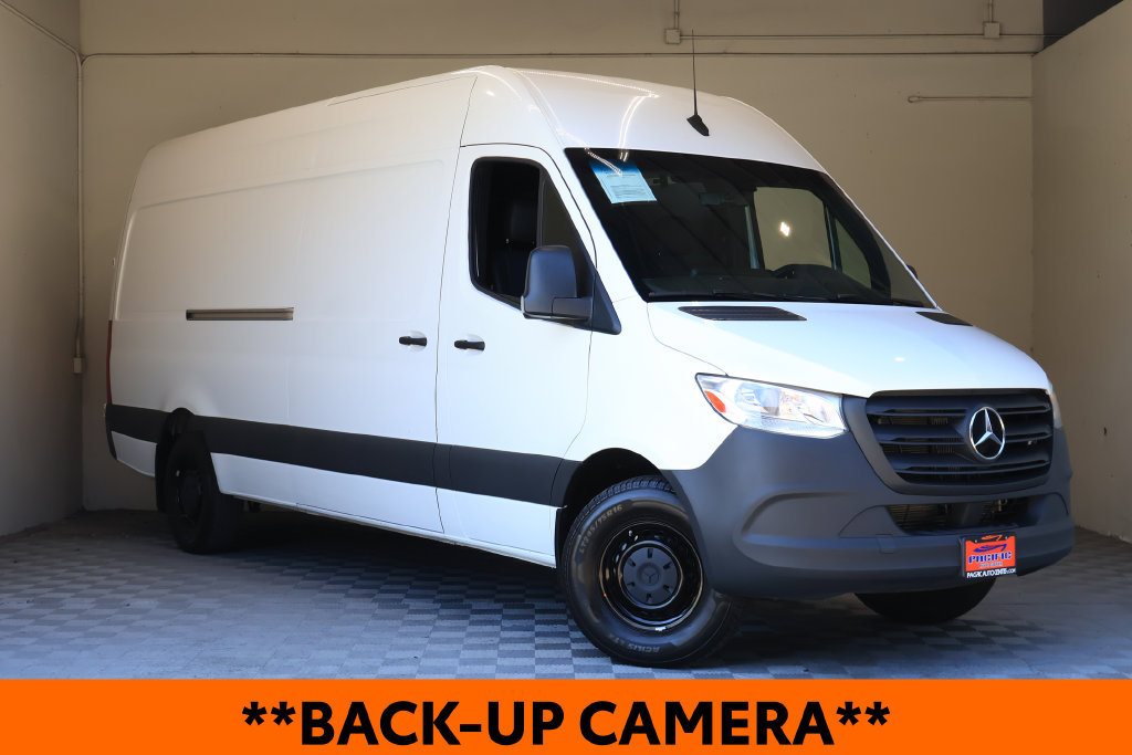 Used 2023 Mercedes-Benz Sprinter 2500 image 2
