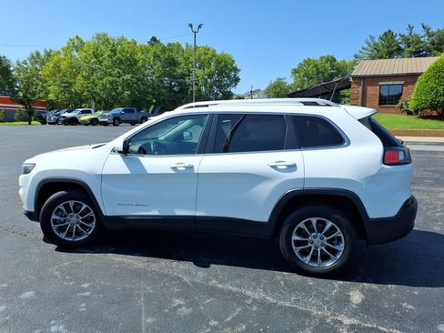 Used 2019 Jeep Cherokee Latitude Plus AWD/4WD image 18