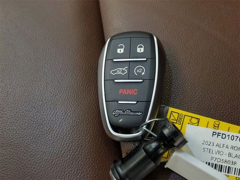 Used 2023 Alfa Romeo Stelvio Ti image 29