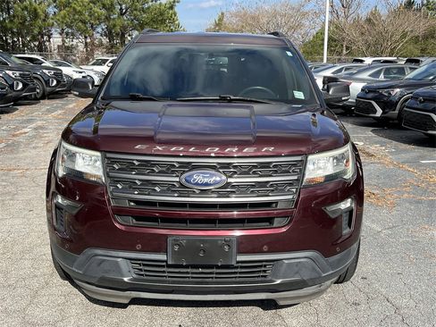 Used 2018 Ford Explorer XLT w/ Equipment Group 202A image 2