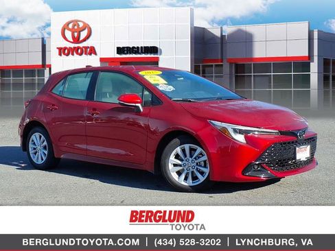 Certified 2025 Toyota Corolla SE FWD image 1