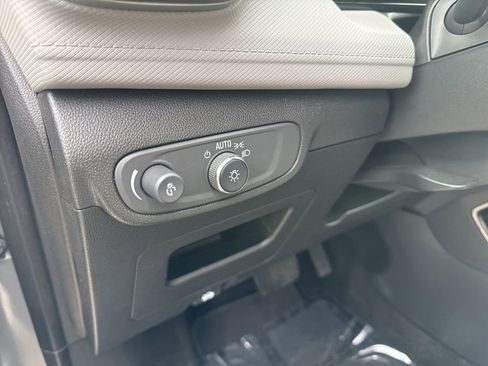 Used 2025 Chevrolet TrailBlazer LT image 44