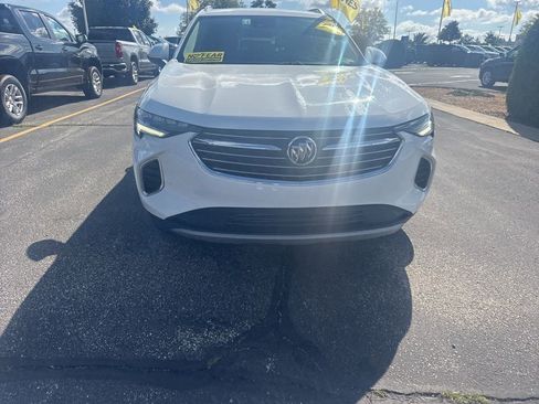 Used 2023 Buick Envision Essence image 2