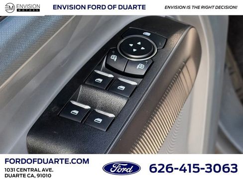 New 2025 Ford Maverick Lariat w/ Black Appearance Package image 13