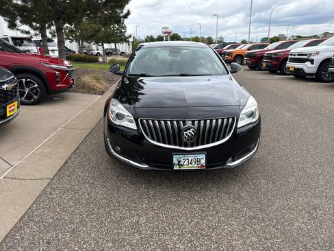 Used 2016 Buick Regal FWD image 2