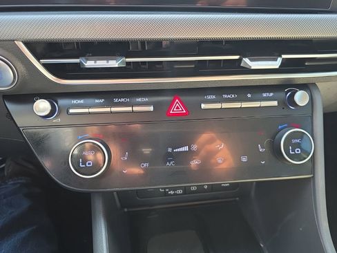 Used 2024 Hyundai Sonata SEL w/ Convenience Package FWD image 20