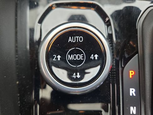 Used 2024 GMC Canyon AT4 w/ Technology Package image 19