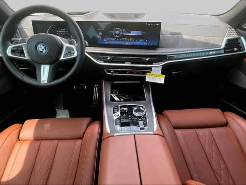 Used 2025 BMW X5 xDrive50e w/ Executive Package AWD/4WD image 14