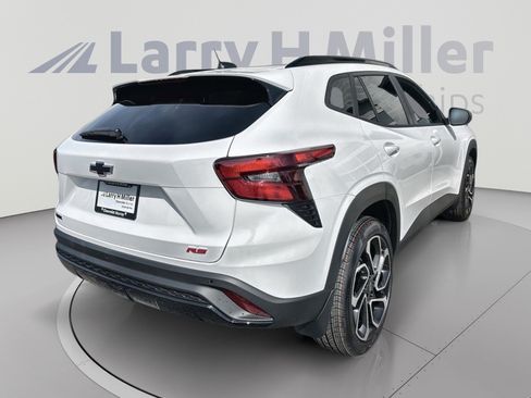 New 2026 Chevrolet Trax RS w/ Driver Confidence Package FWD image 14